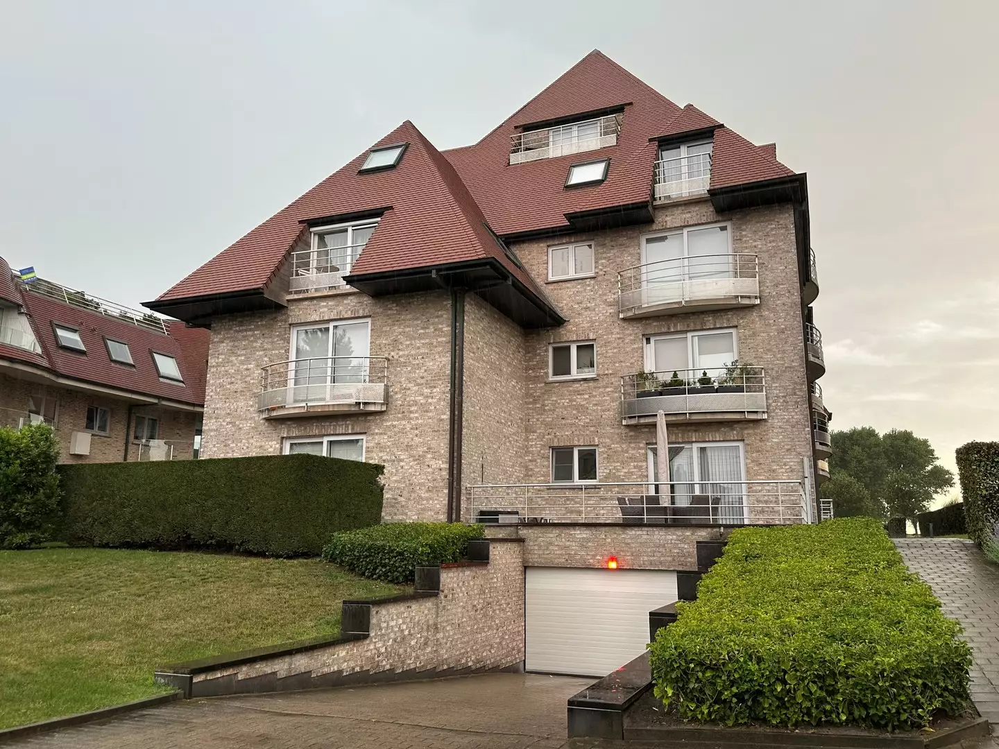 Instapklaar appartement met groot zonneterras nabij de havengeul.