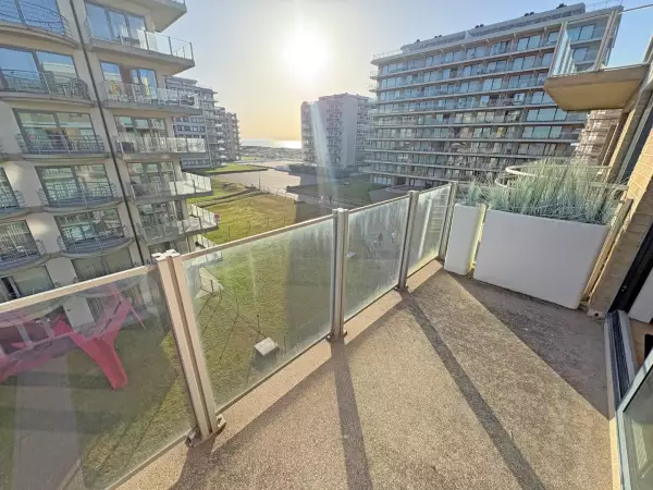 Appartement traversant près de la plage.