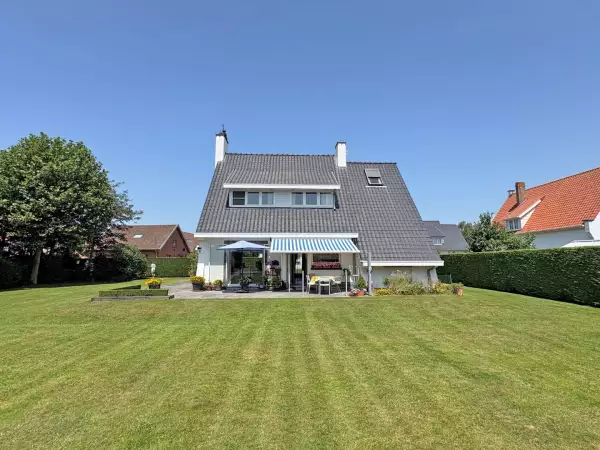 Charmante villa sur un terrain maginifique de 1.448m².